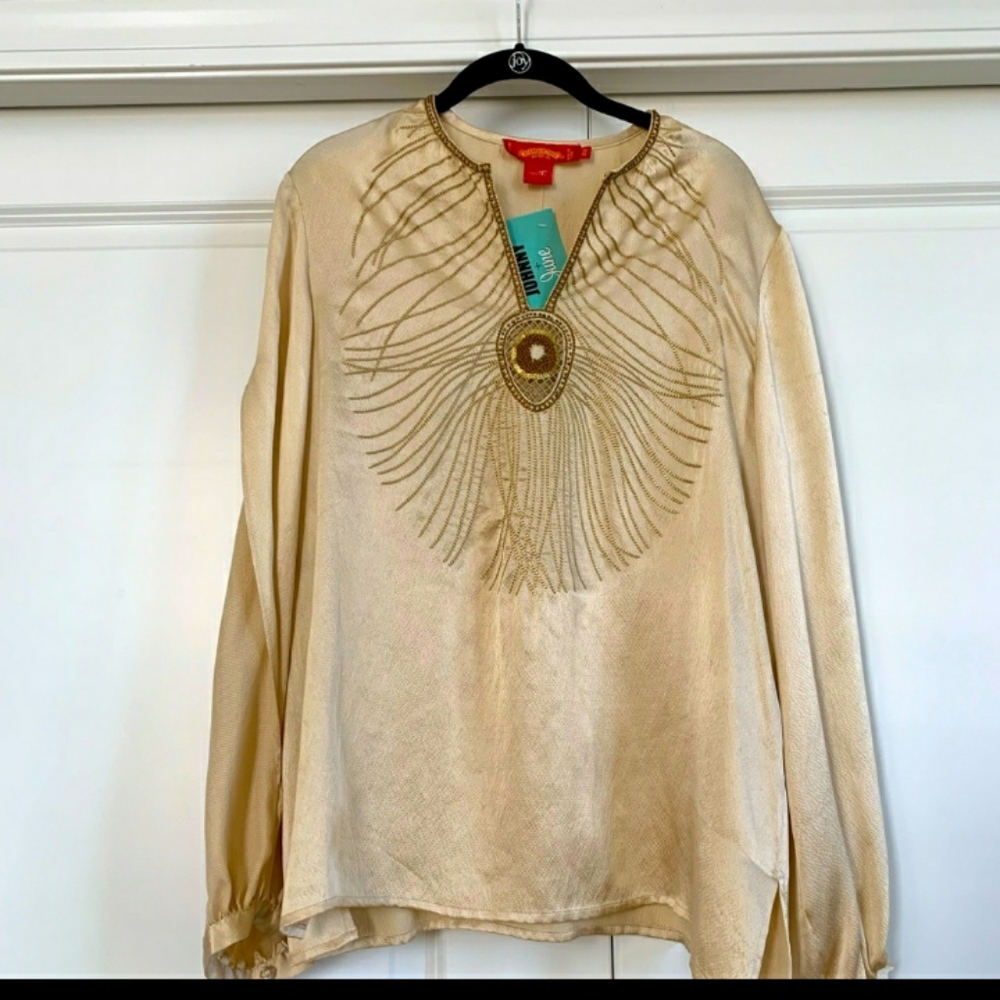 Beautiful Boho Vintage 100 percent silk top 🧡
